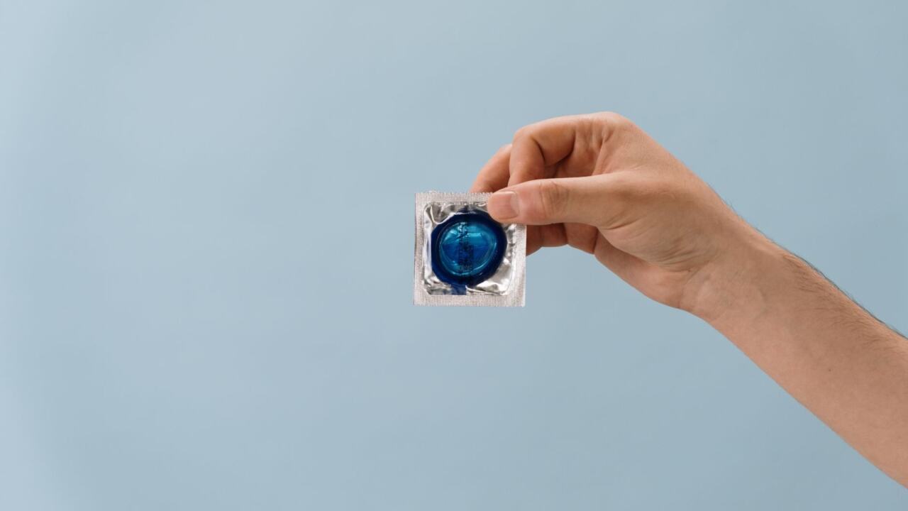 female condom vs male condom